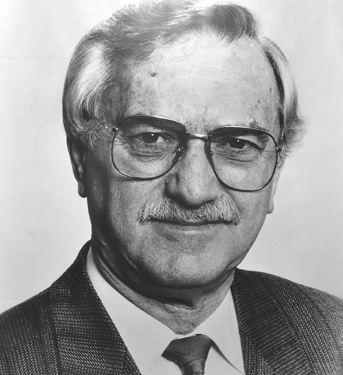 Bertold Kamm (*1926, 2016), war von 1978 bis 1989 Landesvorsitzender der bayerischen Arbeiterwohlfahrt, gehörte auch 20 Jahre lang dem Bayerischen Landtag an.