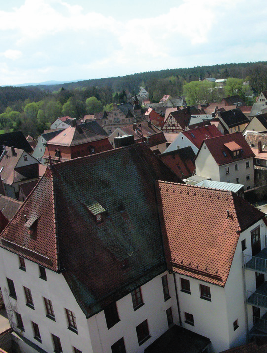 Bis heute dokumentiert dieses Anwesen am deutlichsten die frühere Teilzugehörigkeit des Ortes zur ehe maligen Markgrafschaft Ansbach. Diakonie, ehem.