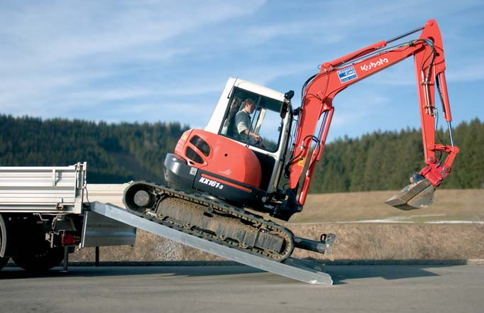 B 40/43 Bestell- Gesamt- Auffahr- Tragkraft Gewicht Profilhöhe Fahrflächen- Schienen- Nummer länge höhe (kg/paar) (kg/stk.