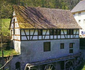P Kulturzentrum Schloss Bonndorf Museumsmühle im Weiler Stühlingen-Blumegg Die Mühle, die es nur einmal gibt! Öffnungszeiten und Termine werden aktuell auf einem gesonderten Flyer ausgewiesen.