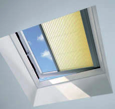 Dank der hervorragenden Wärmedämmeigenschaften [U = 0,72 W/(m 2 K)]* ist das VELUX Flachdach-Fenster besonders für Wohnräume geeignet.