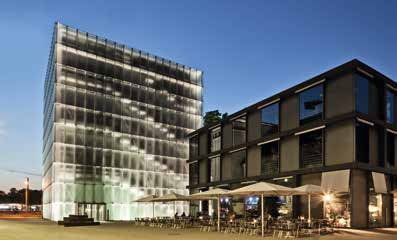 82 kulturausflüge Kunsthaus Bregenz Das Kunsthaus Bregenz (KUB) gehört zu den architektonisch und programmatisch herausragenden Ausstellungshäusern für zeitgenössische Kunst in Europa.