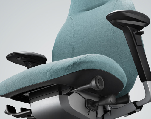 Sie können den Stuhl im Handumdrehen an Ihre Körpermaße anpassen.