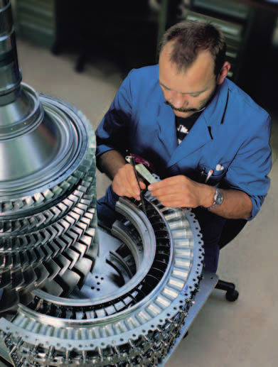 Die ersten Erfahrungen mit Verdichtern sammelte die BMW Flugmotorenbau GmbH beim BMW 003. Für ihn wurde der erste axiale Kompressor gebaut.