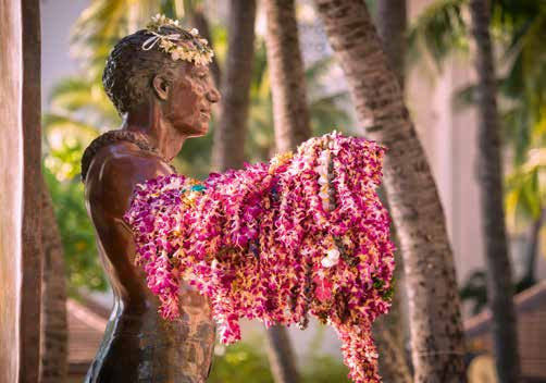 Thomas Jeier (Text) und Christian Heeb (Fotos) stellen die sechs Schönheiten Oahu, Kauai, Molokai, Lanai, Maui und Big Island vor. Ganz links: Waikiki Beach in Honolulu.