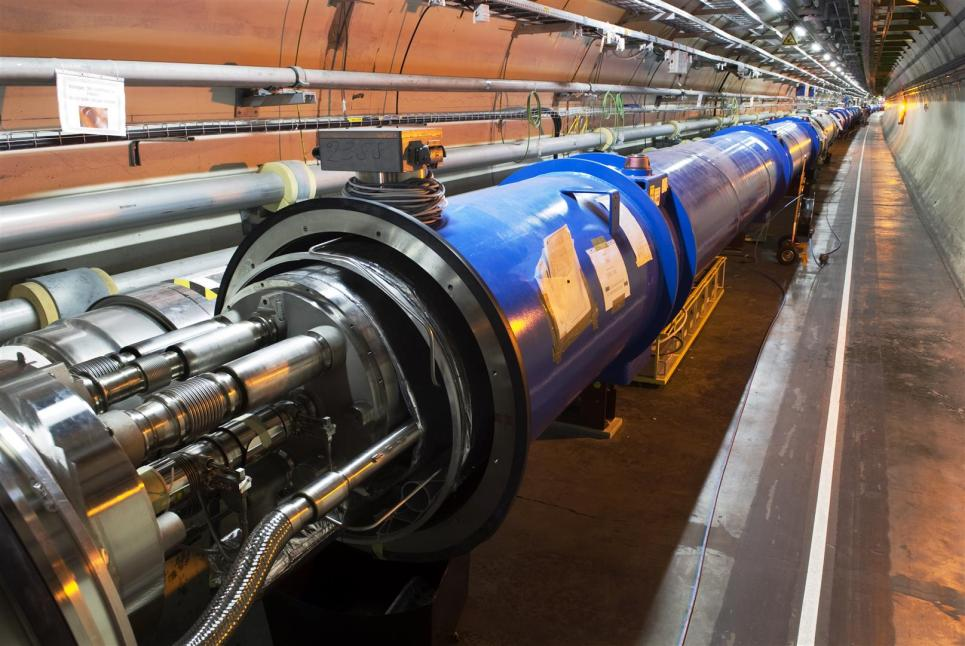 Large Hadron Collider 10 30 Planck- Ära GUT-Ära Quark-Ära Temperatur [K] Gravitation 10 20 ToE LHC Starke Wechselwirkung GUT 10 10 LHC Schwache Wechselwirkung 1