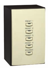 Im Dimmpack ist auch ein Prozessor integriert, der die Speicherung und den Aufruf von Presets sowie Sequenzerabläufe ermöglicht.