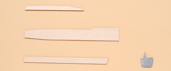 Gürtelpanzer und Backbord-Ruderblatt Werkzeug und Material Nassschleifpapier Schleifpapier Weißleim Sekundenkleber Pinzette Nadelfeile
