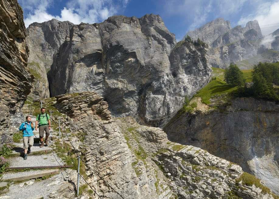 Die 10 schönsten SommerwanderungenZu Fuss zu den tollsten Flecken der Schweiz Sommerzeit = Wanderzeit. Wenn die Sonne lacht, ist es Zeit, die Wanderstiefel zu schnüren.