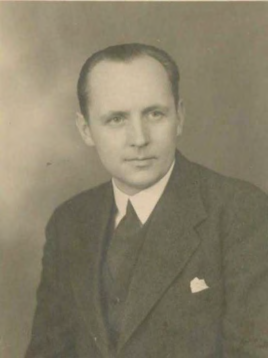 1942-1945 Dr. Reinfried von Baumbach Dr.iur. et rer.pol Reinfried von Baumbach (* 17. Oktober 1898 in Gelnhausen) war der Sohn von dem Regierungspräsident Philipp von Baumbach und Klara geb. v. Laffert.