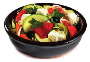 1. Griechischer Salat mit Feta aus Schafsmilch Zutaten für 1 Person 1 Portion Gemüse (Gurke, Salat, grüne Oliven max. 8 Stk. etc.
