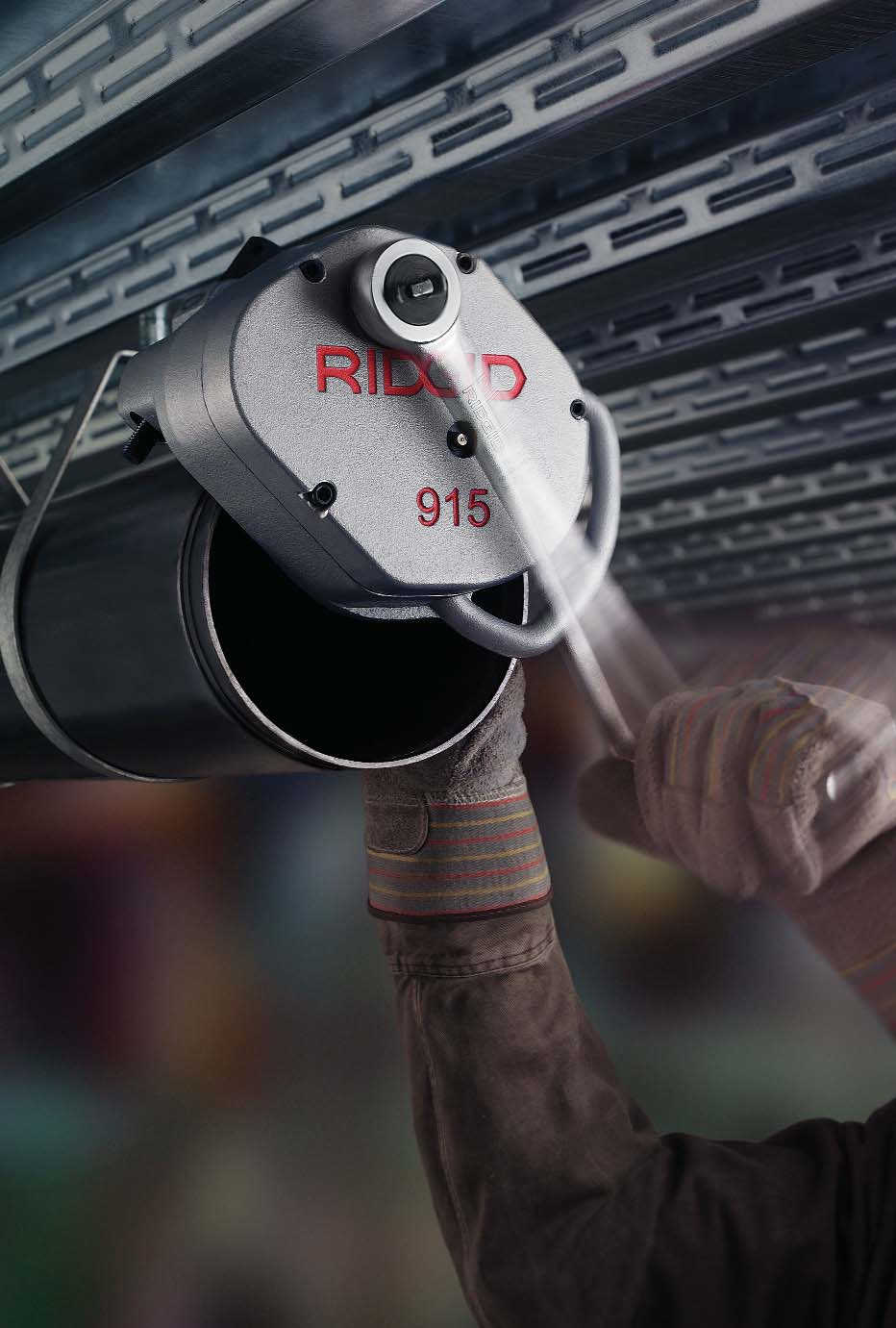 915 Ratschenbetätigtes mechanisches Rollnutgerät zum Herstellen von Standardrollnuten an Stahlleitungen oder Kupferrohr.