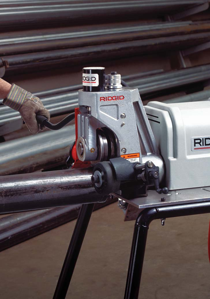 918-I Integriertes hydraulisches Rollnutgerät mit Universalmotor zum Herstellen von Standardrollnuten in Stahlleitungen oder Kupferrohren.