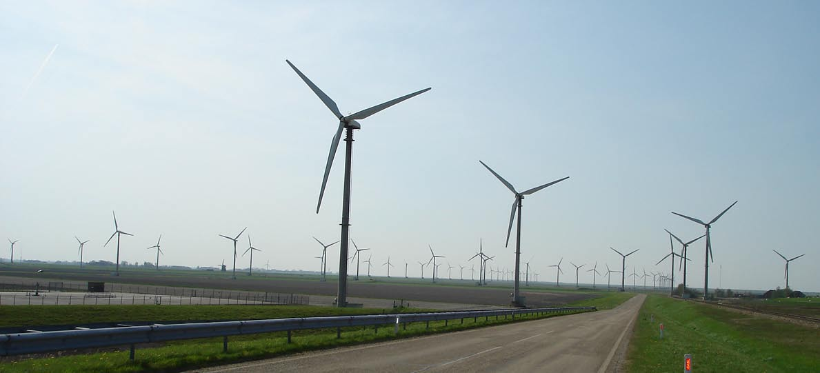 Der Durchbruch kam im Jahre 2000 mit dem Erneuerbaren - Energien- Gesetz der deutschen Bundesregierung, in dem den Windradbesitzern und anderen Energieerzeugern die Stromabnahme zu einem Festpreis