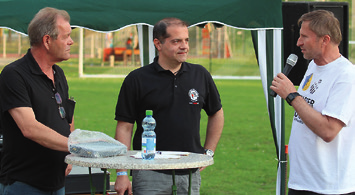 Aktuelles aus dem Verein Text: Lino Heiduck MEISTERFOTO der Spielgemeinschaft LASK Linz 1b/ ASKÖ Zöhrdorf.