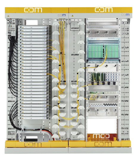 CCM CARMA TM RACKSYSTEM ODF Rack SLITE Eigenschaften - Multifunktionaler Einsatz im FTTH Bereich für Backbone und Distributionsnetzwerke - Einbau von SLITE Patchpanels - Eine Patchkabellänge für alle