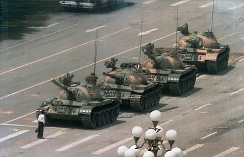 2. Der kurze Frühling von Peking Erinnerung an einen Bürgeraufstand (Film von Jürgen Bertram) Noch immer sind in China der Aufstand auf dem Platz des Himmlischen Friedens in Peking und die