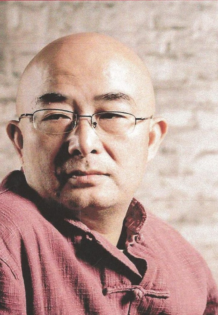 Liao Yiwu wird als einer der wichtigsten Autoren der chinesischen Gegenwartsliteratur bezeichnet. Er ist Träger des Friedenspreises des Deutschen Buchhandels.