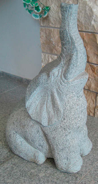 Buddha Granit grau Bayerischer Löwe aus Granit Grau Gelb Höhe 45 cm 8025 8029 Höhe 60 cm 8026 8030 Elefant grau aus Granit