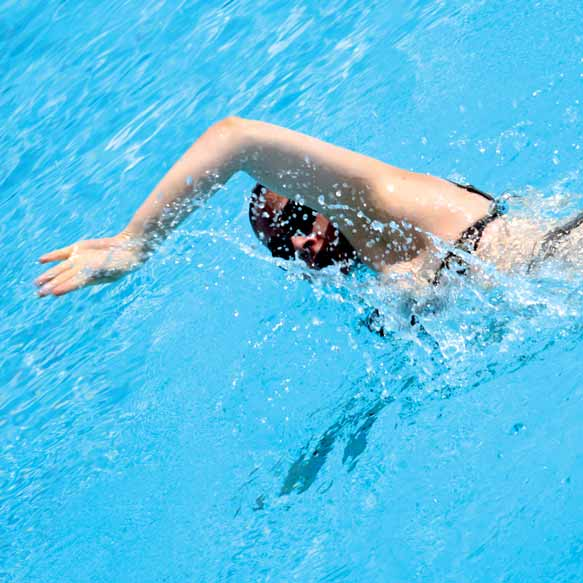 Techniktraining Erlernen neuer Schwimmstile je nach Vorbildung