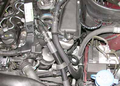 Mercedes Benz GLK (X04) Schlauch Wärmetauschereingang Kabelbinder schließen D