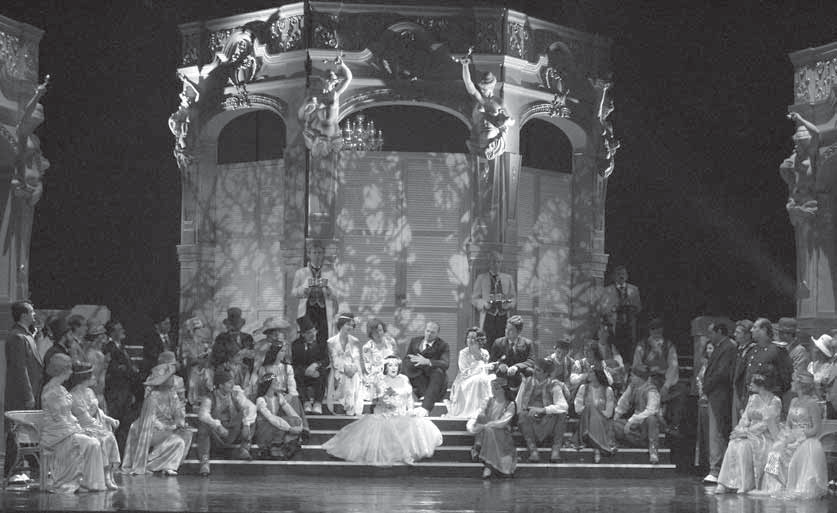 12 Hudobný život 2 / Hudobné divadlo Opereta versus SND Hoci je opereta divácky úspešným divadelným druhom, na Slovensku nikdy nemala na ružiach ustlané.