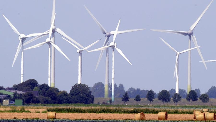 Windenergie an Land Keine Ausschreibung für Übergangsanlagen (BImSchG-Genehmigung bis Ende 2016, IBN bis 2018) Anlagen < 1 MW Prototypen bis max. 125 MW pro Jahr Sog.