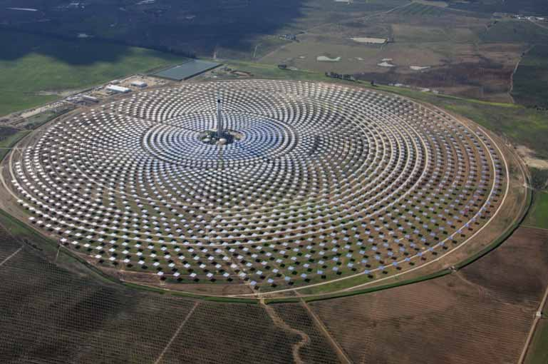 Solarturm-Systeme mit Flüssigmedien GEMASOLAR Anlage, Spanien Leistung: 19