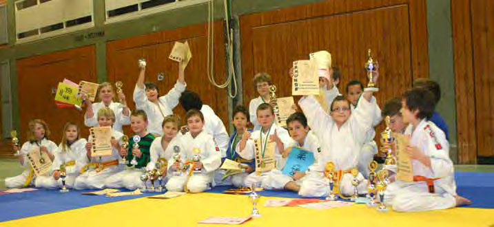 Judo Die Gesamtwertung unserer Monatskämpfe 2012 Hierbei zählt nicht der erkämpfte Platz bei dem Monatskampf eines Monats, sondern nur die Anzahl der Teilnahmen im Jahr.
