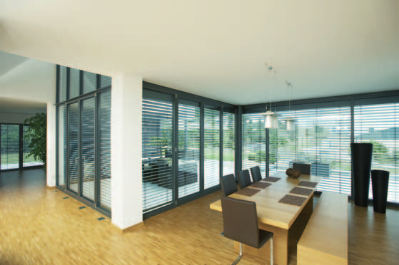 Raffstoren WAREMA Raffstoren zur Außenmontage kombinieren perfekten Sonnenschutz mit aktuellem Design.