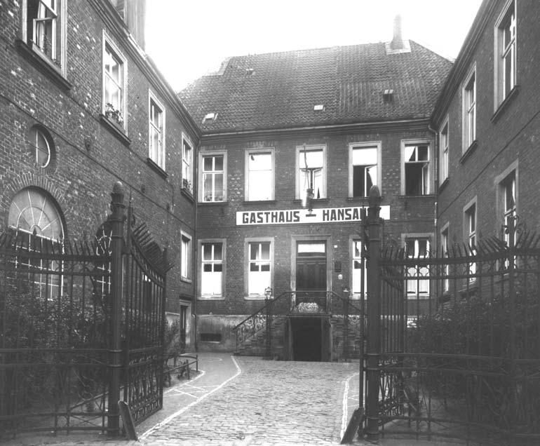 932 5. Dokumentation Abbildung 5.145: Nagel-Itlinger Stadthof, inzwischen Gasthaus Hansahof, in der Lütken Gasse, 1935. nerinnen an der Liebfrauenkirche (1773) verlegt worden war.