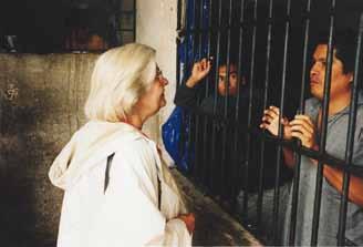 4 Cristo Vive in Bolivien InfoCristo Vive Europa Nr. 5 Für mich ist das Wichtigste, den Menschen Selbstvertrauen zu geben Interview mit Schwester Edith Petersen.
