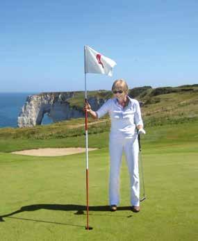 Gervais genießen Golfspielen mit Freunden und nebenbei die geschichtsträchtige Gegend der Normandie erkunden.
