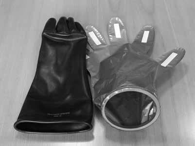 Austausch der Handschuheinheit (Ansell Barrier - Innenhandschuh plus Außenhandschuh aus Gummi) Erforderliche Teile (pro Anzug) Handschuhring 073 103 565 (plus