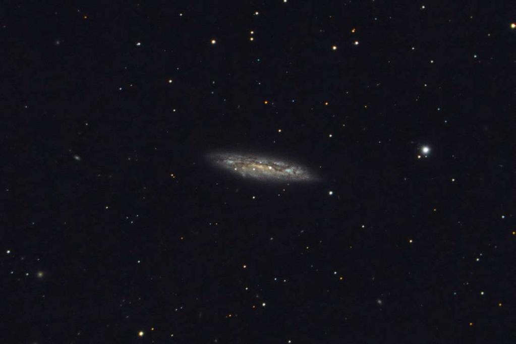M 108 M 108 ist eine Balkenspiralgalaxie.