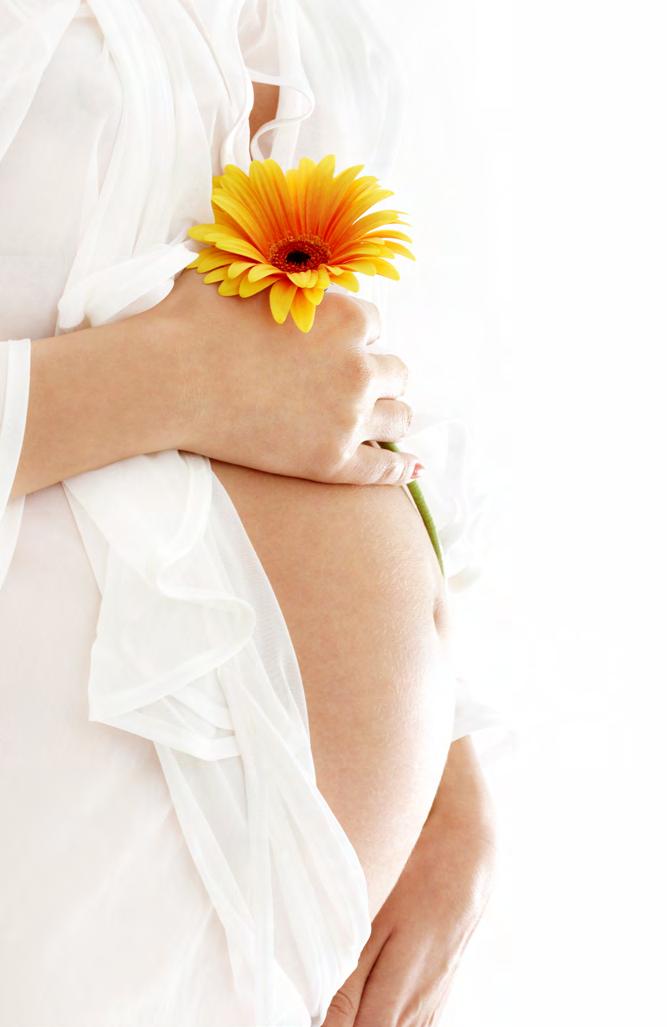 -> von Anfang an... Bereits in der Schwangerschaft vorbeugen GESUNDHEIT BEGINNT IM MUND Hätten Sie es gewusst? Bereits in der 6. Schwangerschaftswoche bilden sich die Milchzähne Ihres Kindes.