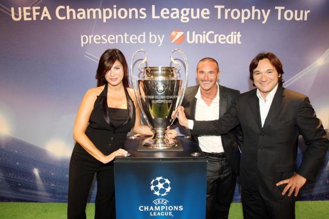 UEFA Champions League Trophy Tour - Ausgangssituation Die Champions League Trophy Tour: Der Champions League Pokal