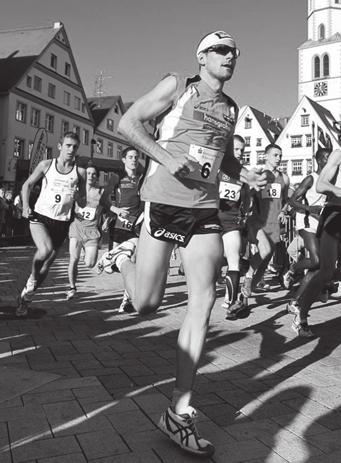 Der Lauf mit den meisten Teilnehmern ist der Hauptlauf, bei dem dieses Jahr 71 Läufer und Läuferinnen jeden Alters an den