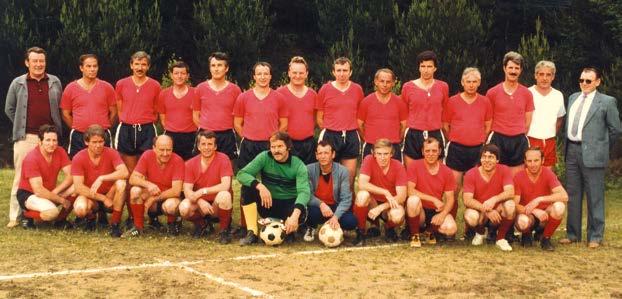 Die Fußballabteilung Fußballerischer Beginn In der Gemeinde Gras-Ellenbach gab es viele Fußballer, die in den Vereinen der umliegenden Ortschaften spielten.