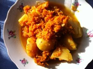 Kürbis-Karotten-Gemüse Große Karotte, Ingwer, Hokkaido Soeben ausprobiert! Echt genial!