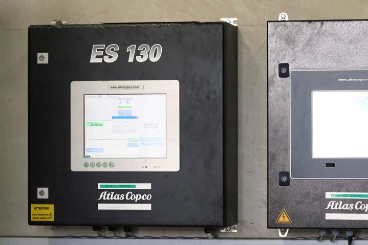 8/8 Seit 2011 regelt das Energiesparsystem ES 130 die komplette Druckluftanlage immer so, dass die verschiedenen Kompressoren möglichst nah an ihrem jeweiligen optimalen Betriebspunkt laufen.