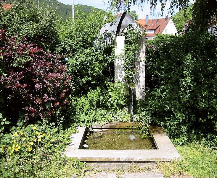 Brunnen am Wilhelmsplatz Genannt»Vogelbrunnen«. Diesen Brunnen verdankt die Stadt dem»uracher-original«karl Stotz und dessen Ehefrau.