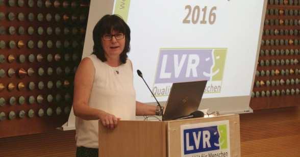 LVR-Werkstatt-Räte Workshop am 14.09.2016 im LVR Horion Haus- Raum Ruhr Moderator: Dr. Werner Schlummer 10.