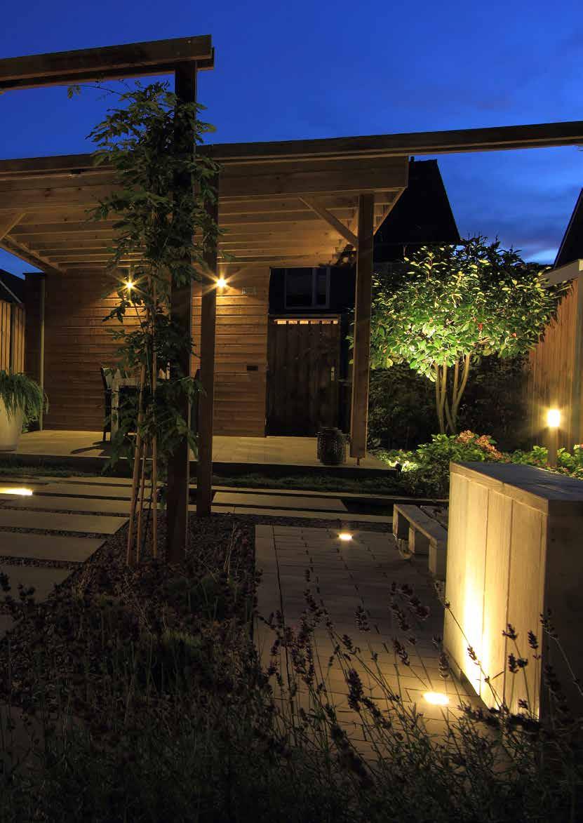 Mit unserem Sortiment an LED-Außenbeleuchtungen können Sie Ihren Garten vollständig beleuchten. Wie viel Beleuchtung Sie wählen, hängt natürlich von Ihrem Geschmack und Ihrem Budget ab.