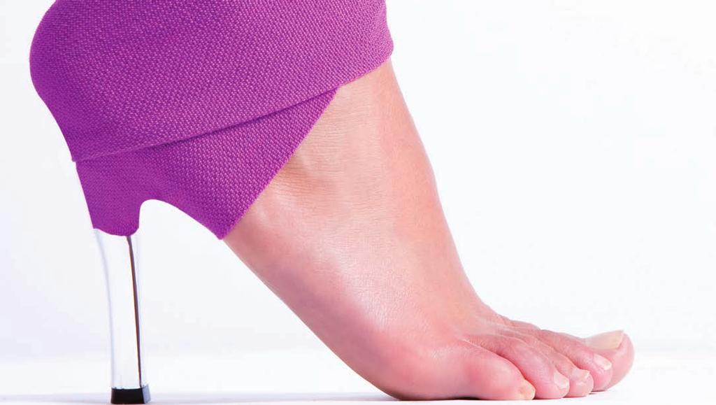 Fuß ion zur Perfektion: Funktionelle + ästhetische Fußchirurgie Keiner sieht, dass hochmoderne Maßnahmen der funktionellen und ästhetischen Fußchirurgie der Natur auf die Sprünge geholfen haben,