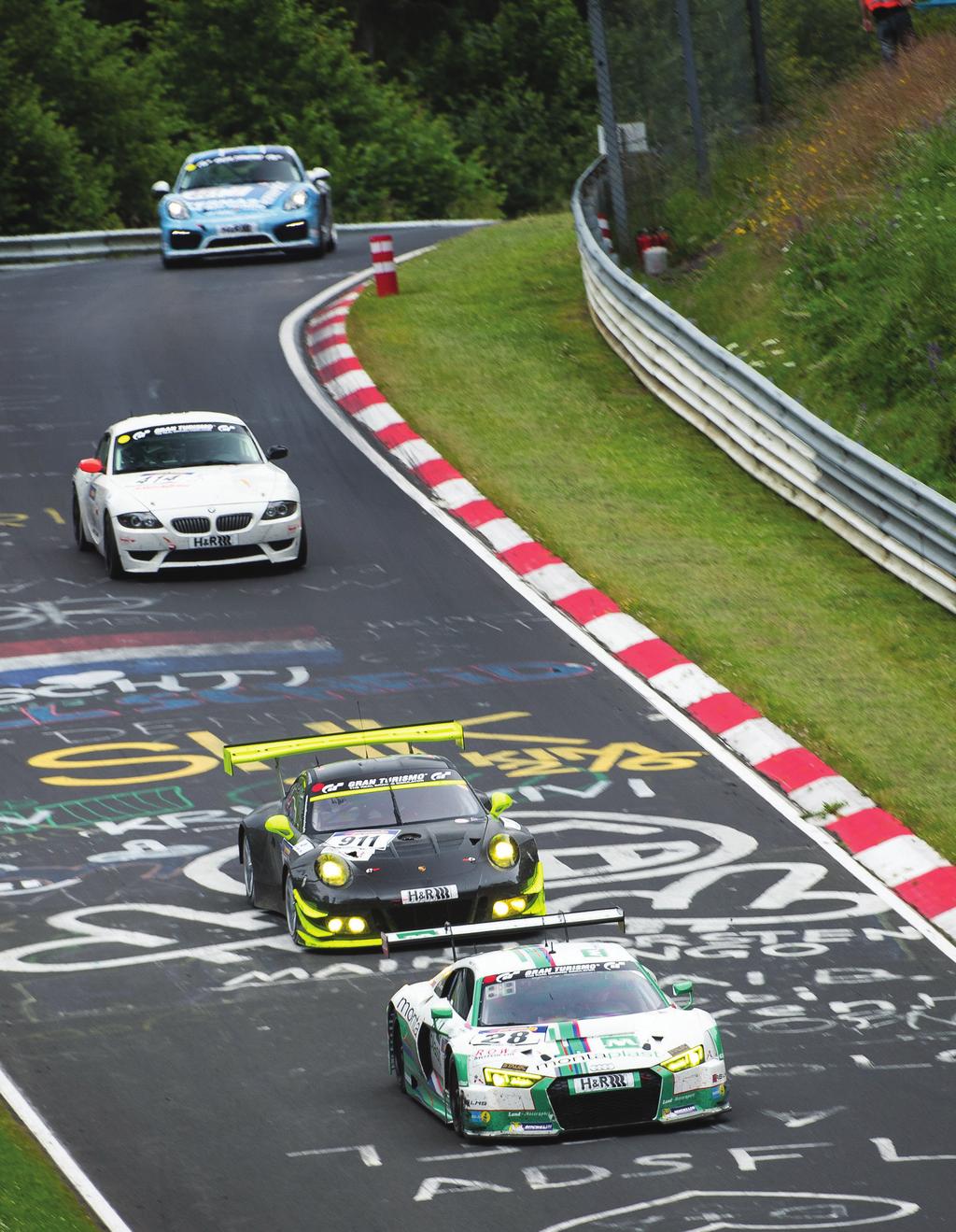 AUTOMOBILSPORT VLN Langstreckenmeisterschaft Nürburgring Oben: