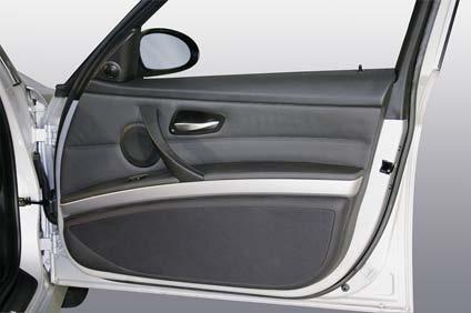 Doorboards mit Soundsystem, BMW 3 E90 /91 Limousine + Touring Technische Information: Fahrzeugausstattung: 4-türig, auch für Fahrzeuge mit Tür-Airbag, elektrische Fensterheber Modell/Baujahr: E90/E91