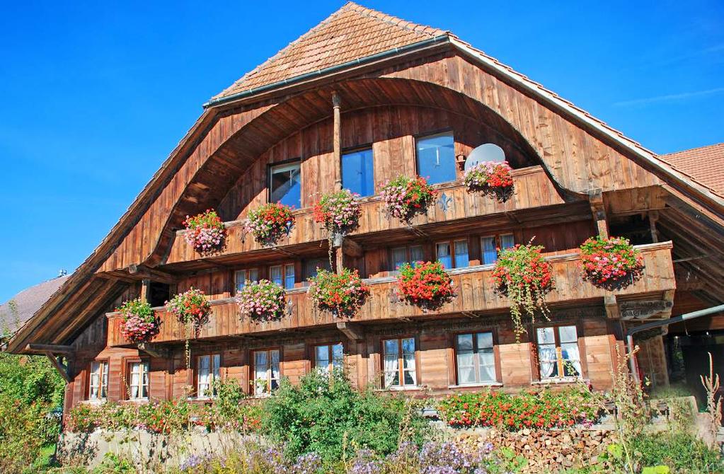 Verkaufsdokumentation Grosses original Berner Bauernhaus mit Atelier, Spycher, Weide und gepflegter Hofstatt Wohnfläche ca.