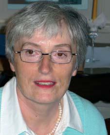 .. Brigitte Strauß war seit 1980 als Sekretärin des Chefarztes in der Neurochirurgie tätig, die 1986 vom Franziskus- Hospital in die DIAKO wechselte. 27.250 Krankenblätter hielt sie in ihren Händen.