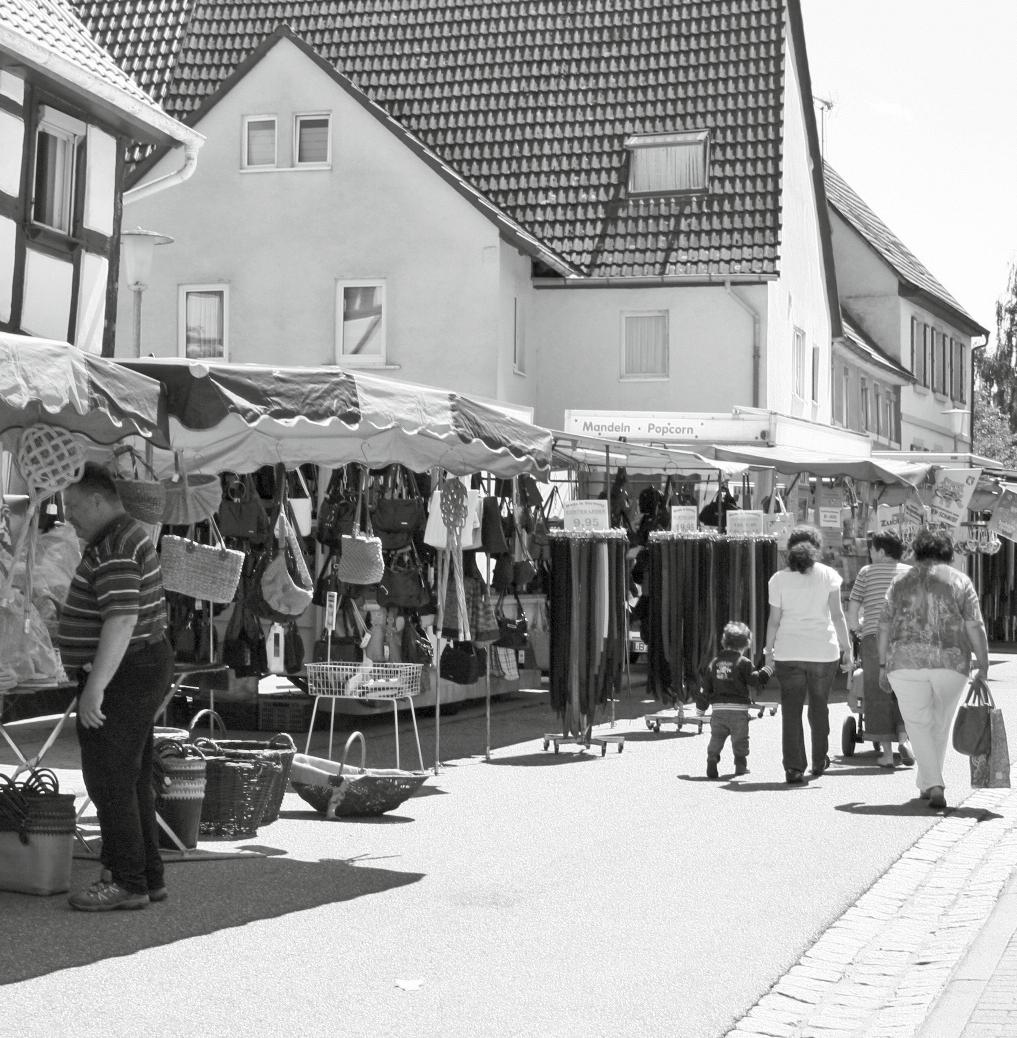 07.2014, 19.45 Uhr Wasserfreunde Gemmingen a.k. SSG Heilbronn a.k. im Freibad Gemmingen Der traditionelle Gemminger Markt findet am Dienstag, den 8.